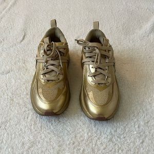 Puma RS Curve Gold sneakers